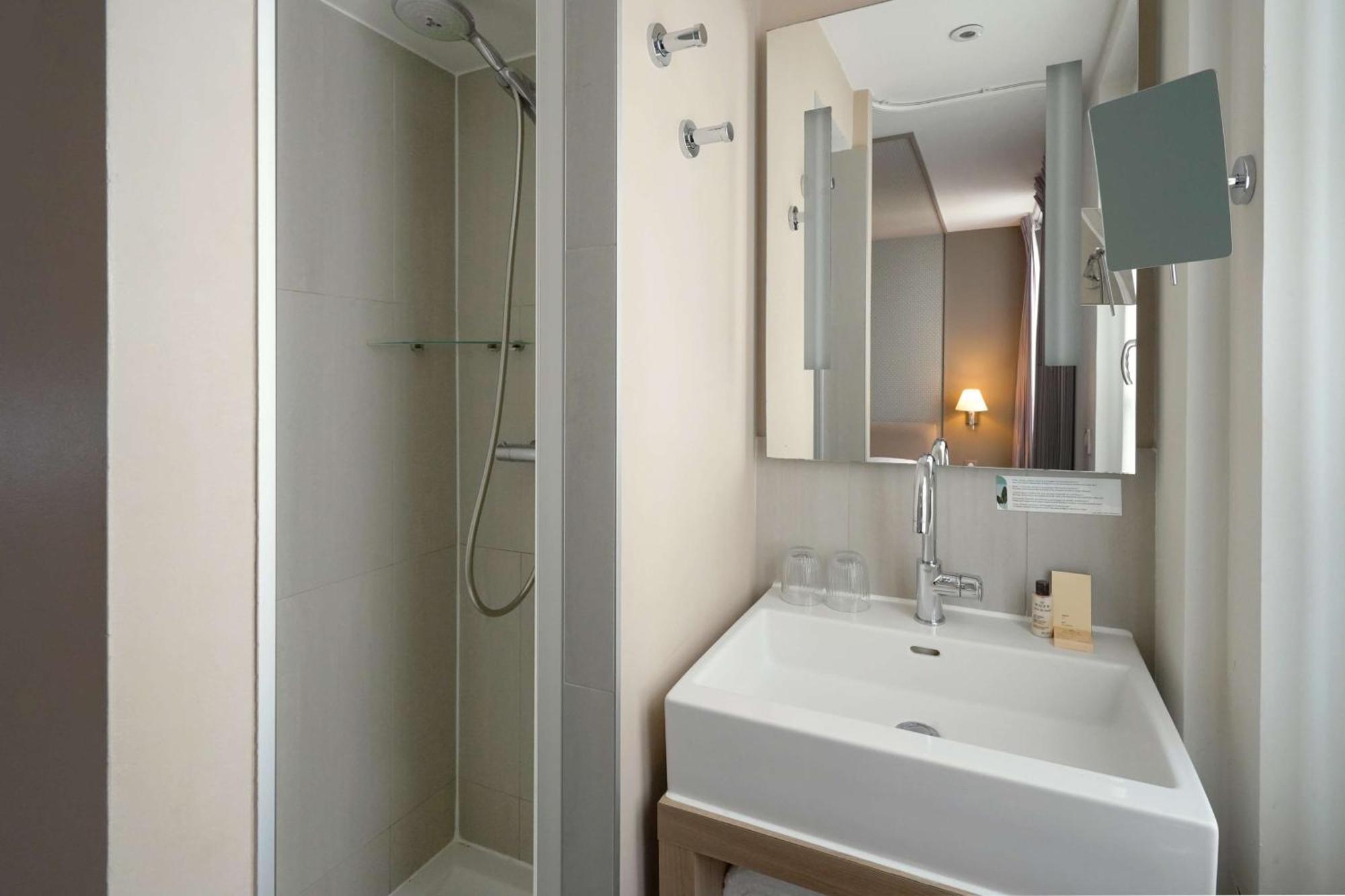 Hotel Western Littéraire Arthur Rimbaud Paris