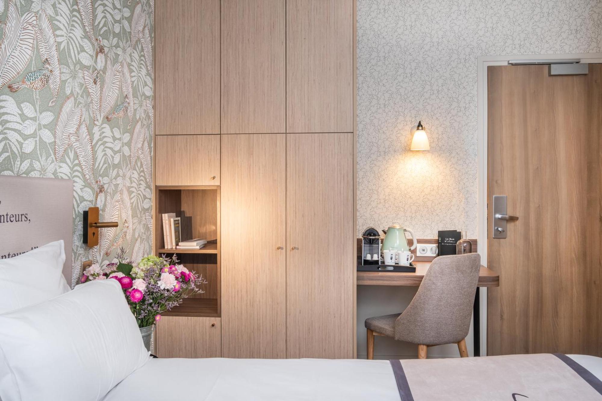 Hotel Western Littéraire Arthur Rimbaud Paris